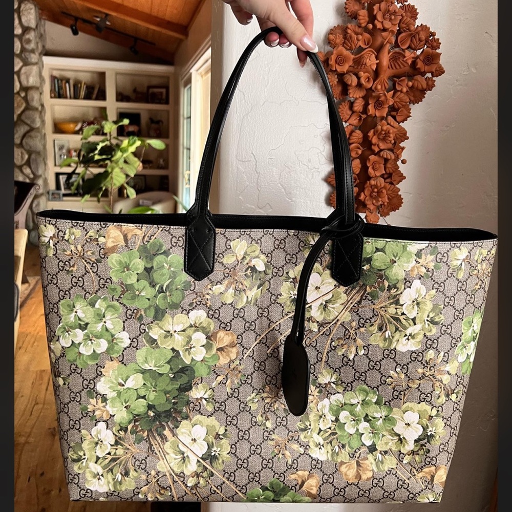 AUTHENTIC Green floral canvas gucci tote bag